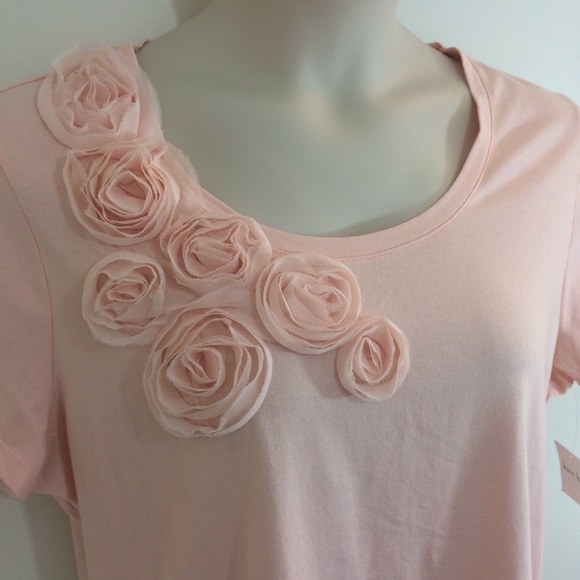 Kate Hill Tops - Kate Hill NWT Peach Sculpted Flowers T-shirt  1X